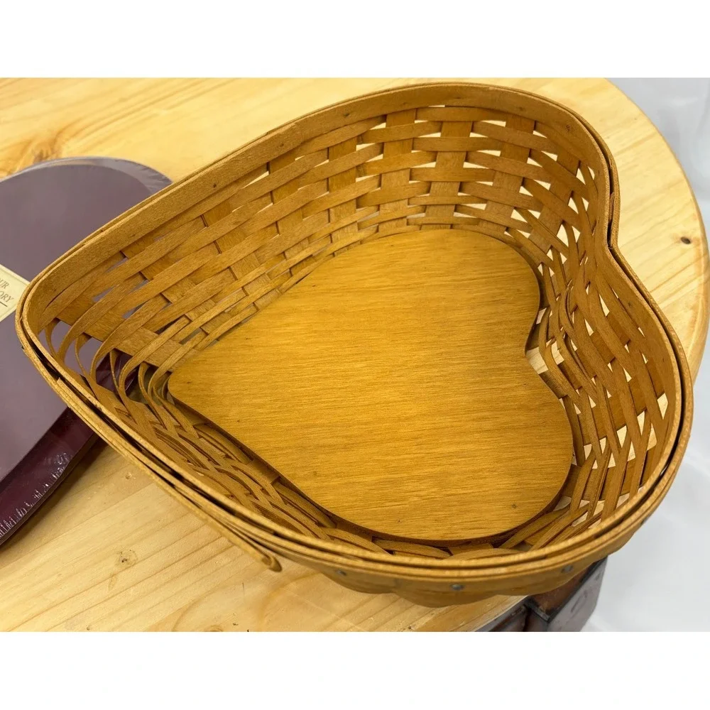 Longaberger Vintage 2005 Sweetest Heart Basket Set - Picture 3 of 10